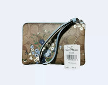 Load image into Gallery viewer, Coach Corner Zip Wristlet
