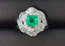 Load image into Gallery viewer, 18K White Gold Natural Emerald Ring with Diamonds
